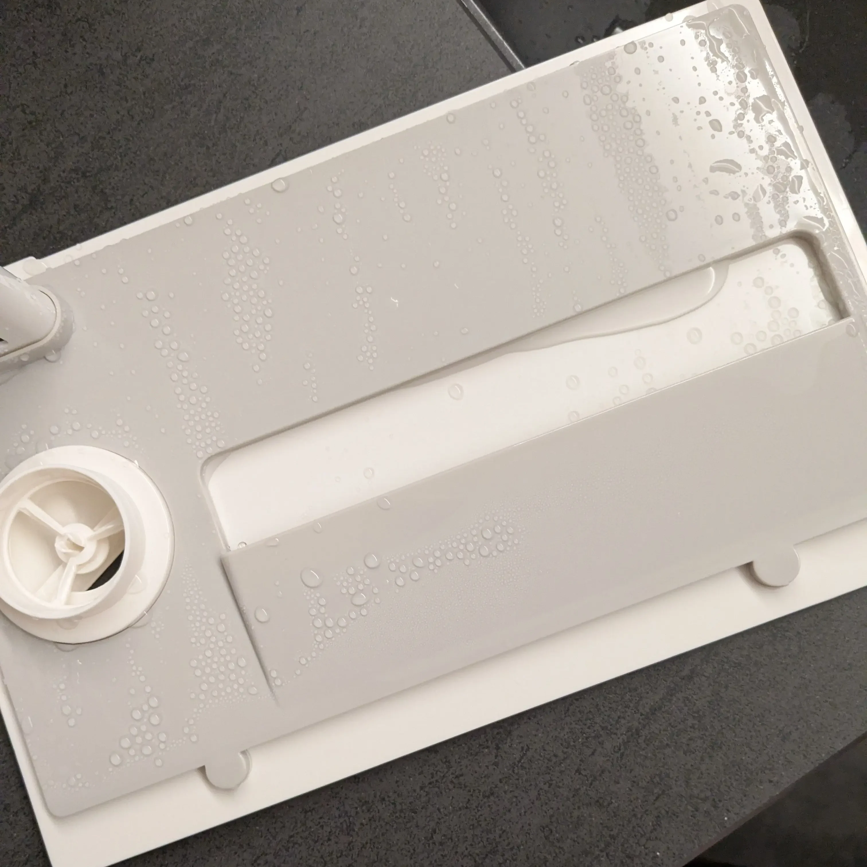 水滴のついた蓋裏